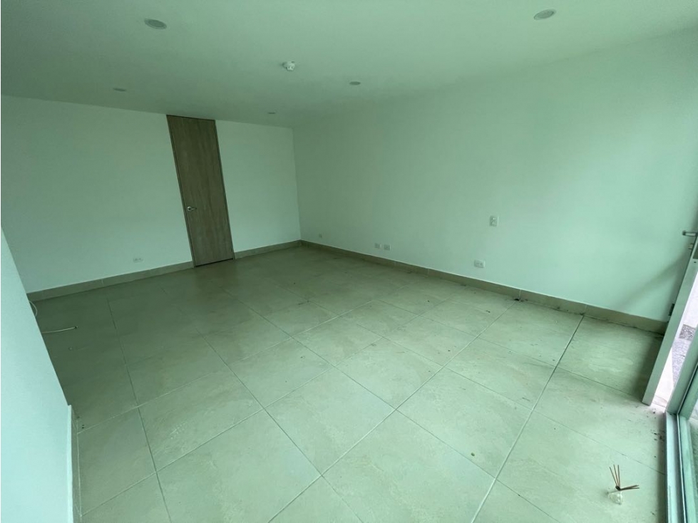 LOCAL EN VENTA O ALQUILER EN ATLANTIS — foto 4