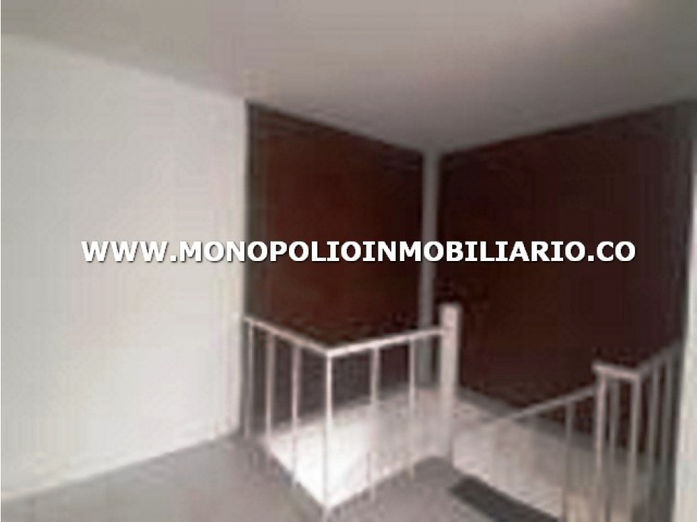 LOCAL EN VENTA - SECTOR NUEVA VILLA DE ABURRA, BELEN COD: 22675 - 5