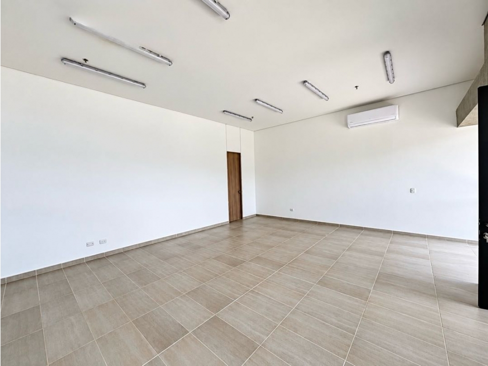 LOCAL FARMACÉUTICO EN ARRIENDO RIO ALTO — foto 2