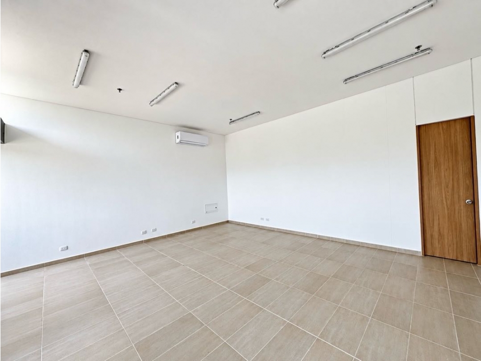 LOCAL FARMACÉUTICO EN ARRIENDO RIO ALTO — foto 3
