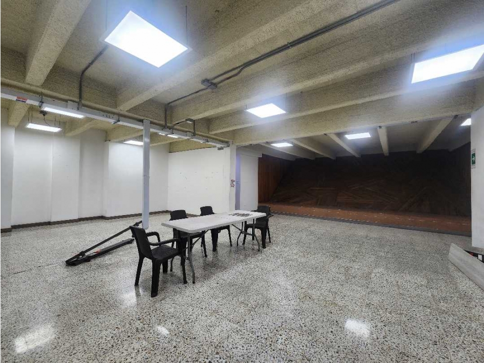 Local Oficina en Arriendo Parque de Envigado - 2