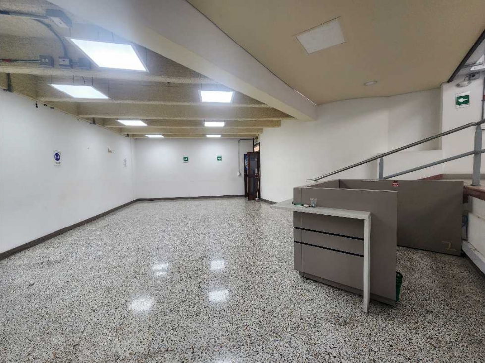 Local Oficina DOBLE en Arriendo Parque de Envigado - 2