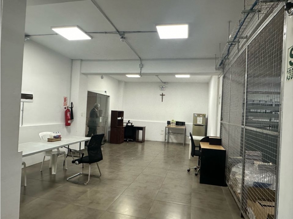 VENTA DE LOCAL PARA ALMACENAJE EN SURQUILLO - 2