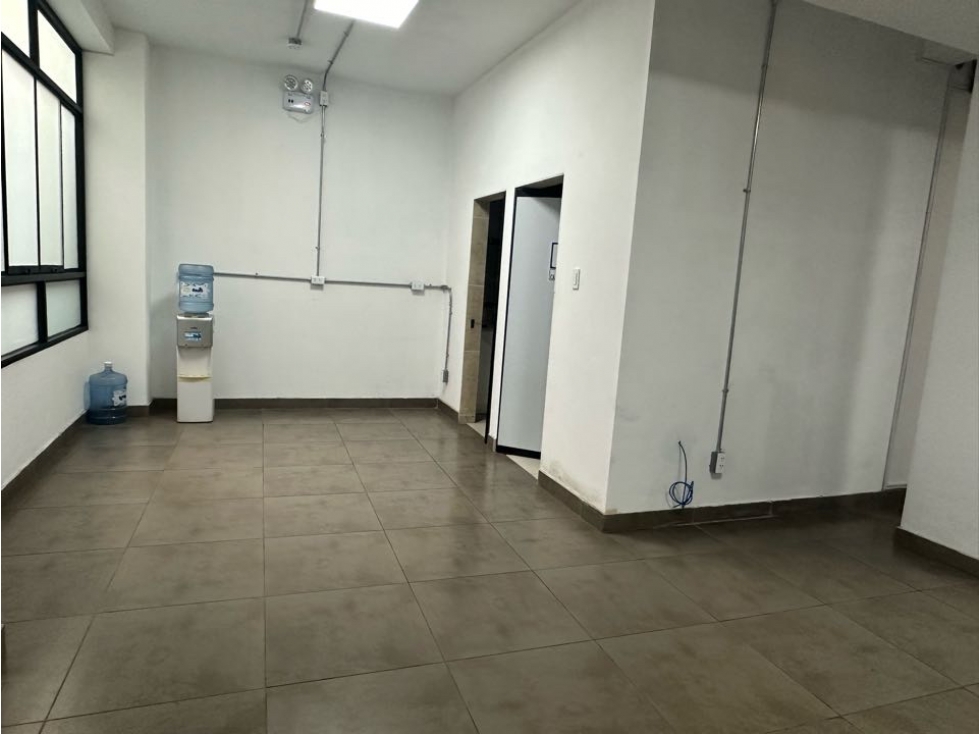 VENTA DE LOCAL PARA ALMACENAJE EN SURQUILLO - 3