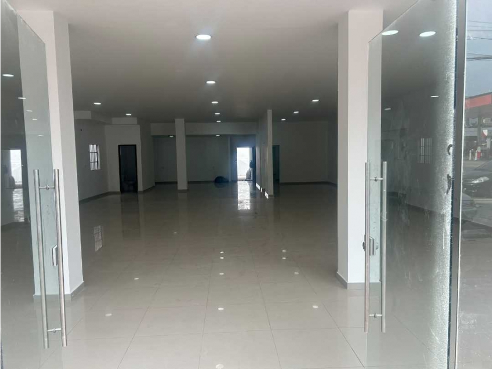 LOCAL COMERCIAL EN EXCELENTE UBICACIÓN | 350 M² | $14.000.000 — foto 2