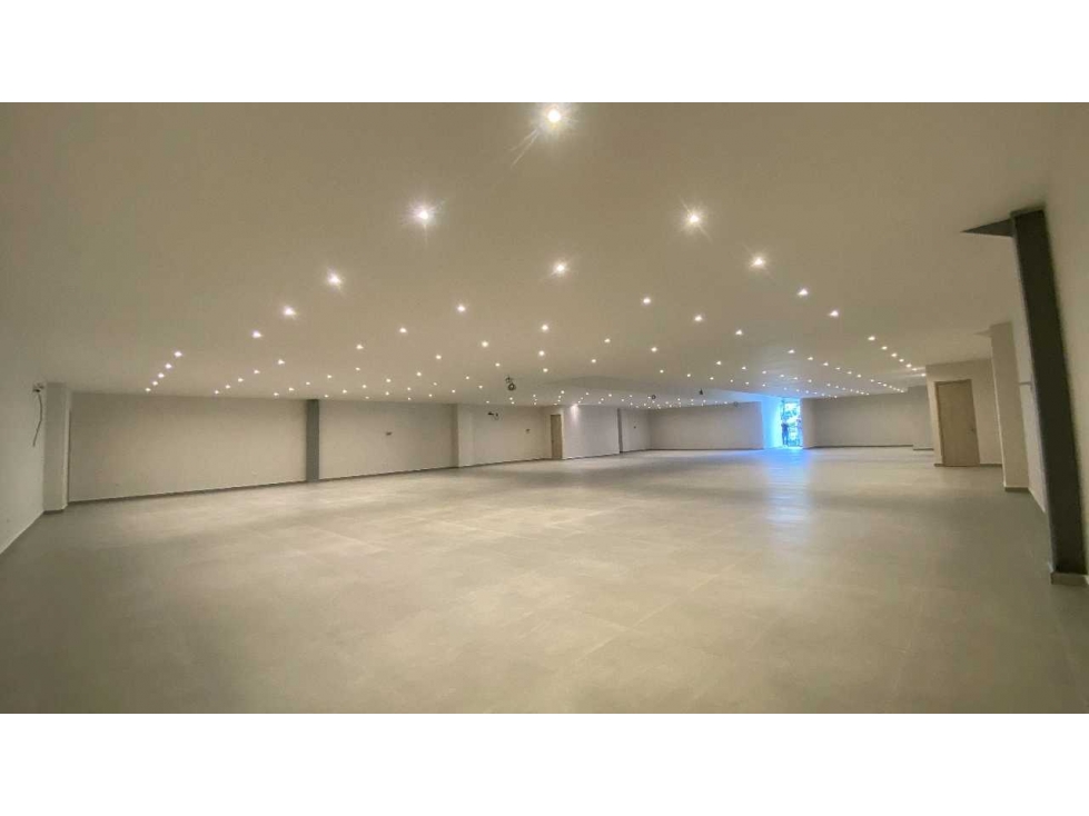 LOCAL COMERCIAL NUEVO EN ARRIENDO 415 m² | IDEAL PARA CALL CENTER — foto 2