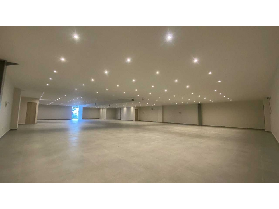 LOCAL COMERCIAL NUEVO EN ARRIENDO 415 m² | IDEAL PARA CALL CENTER — foto 4