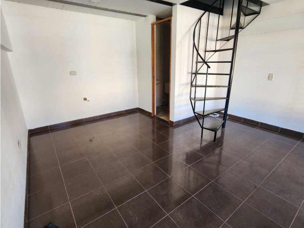 Local para la venta con manzarda - 1