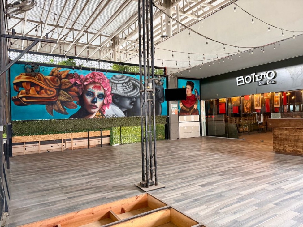 Local para Restaurante Plaza Comercial en Av. Leones, Cumbres - Mty