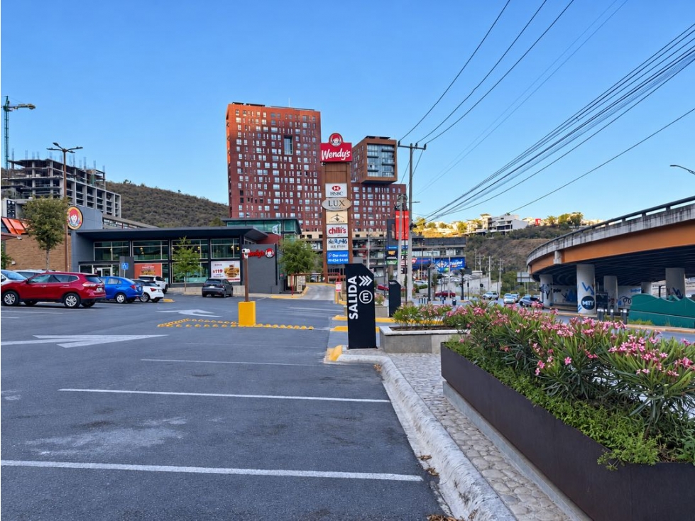 Local PB, en Plaza Comercial, Colinas de San Jeronimo, Monterrey NL — foto 2