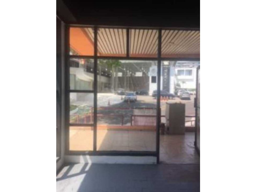LOCAL VIA VENETTO FRENTE AL HOTEL PANAMA 65M2 - 2