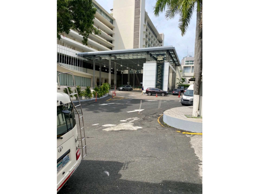 LOCAL VIA VENETTO FRENTE AL HOTEL PANAMA 64M2 - 3