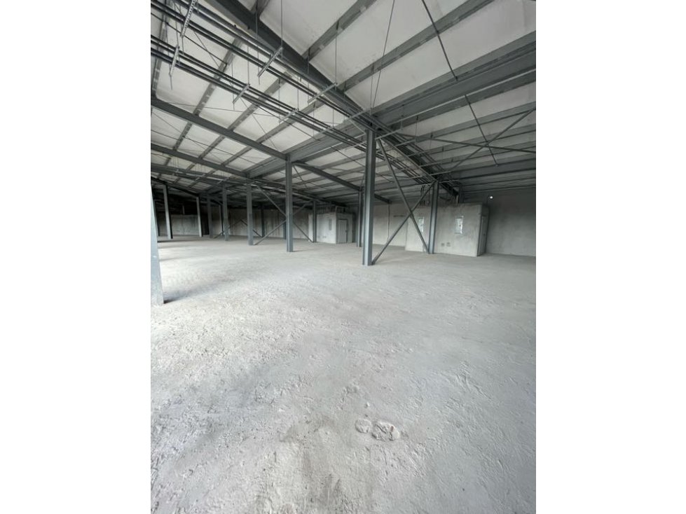 VILLALOBOS PLAZA/LOCALES $950/ALQUILER - 2