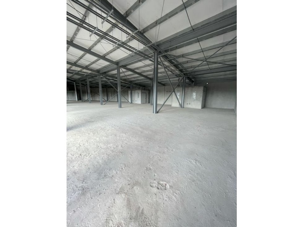VILLALOBOS PLAZA/LOCALES $950/ALQUILER - 5