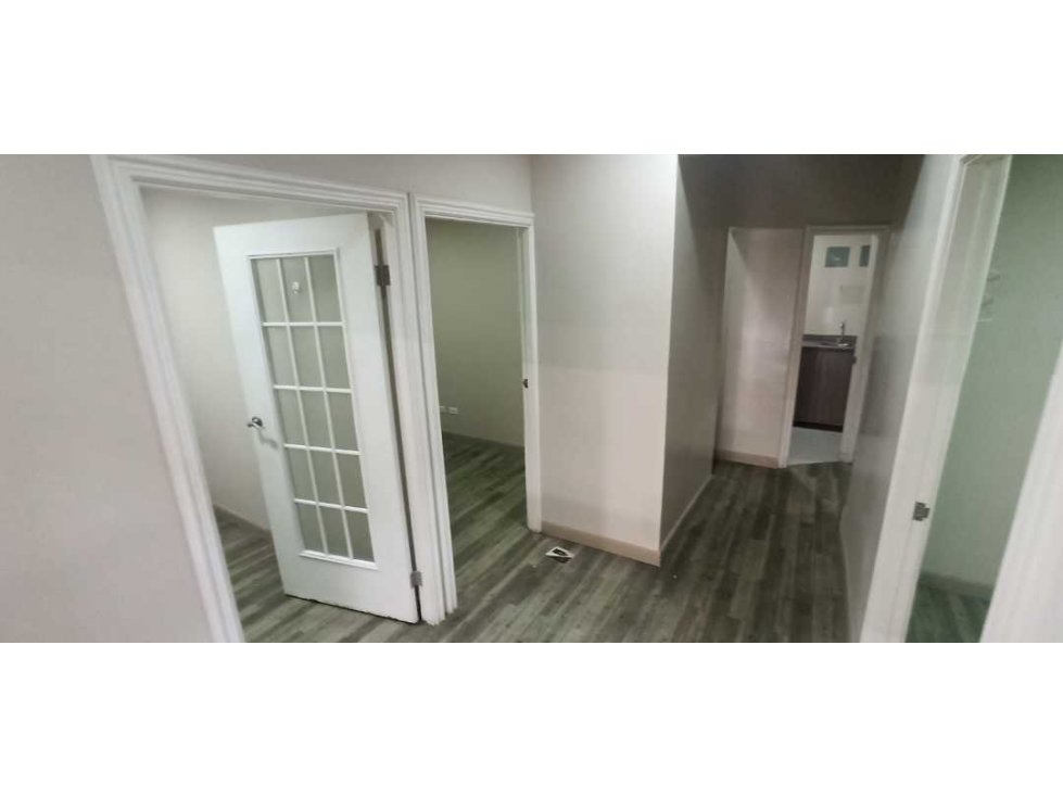 Locales Disponibles en mejor zona de Avenida Balboa — foto 6