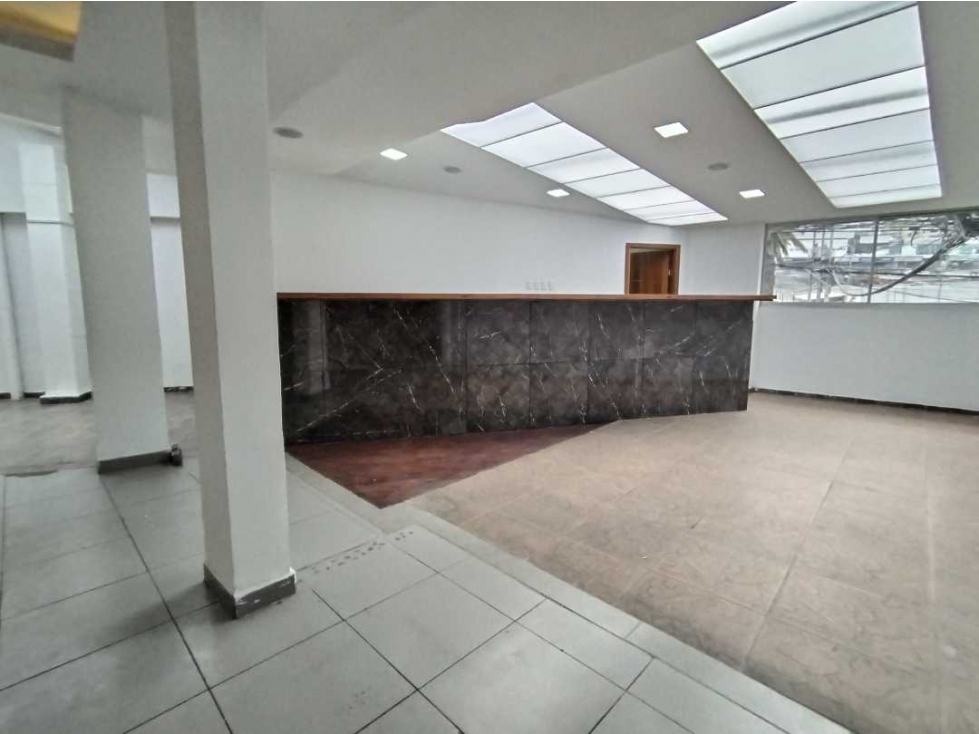 LOS GRANADOS, LOCAL EN RENTA CON 140M2, 2 BAÑOS - 5
