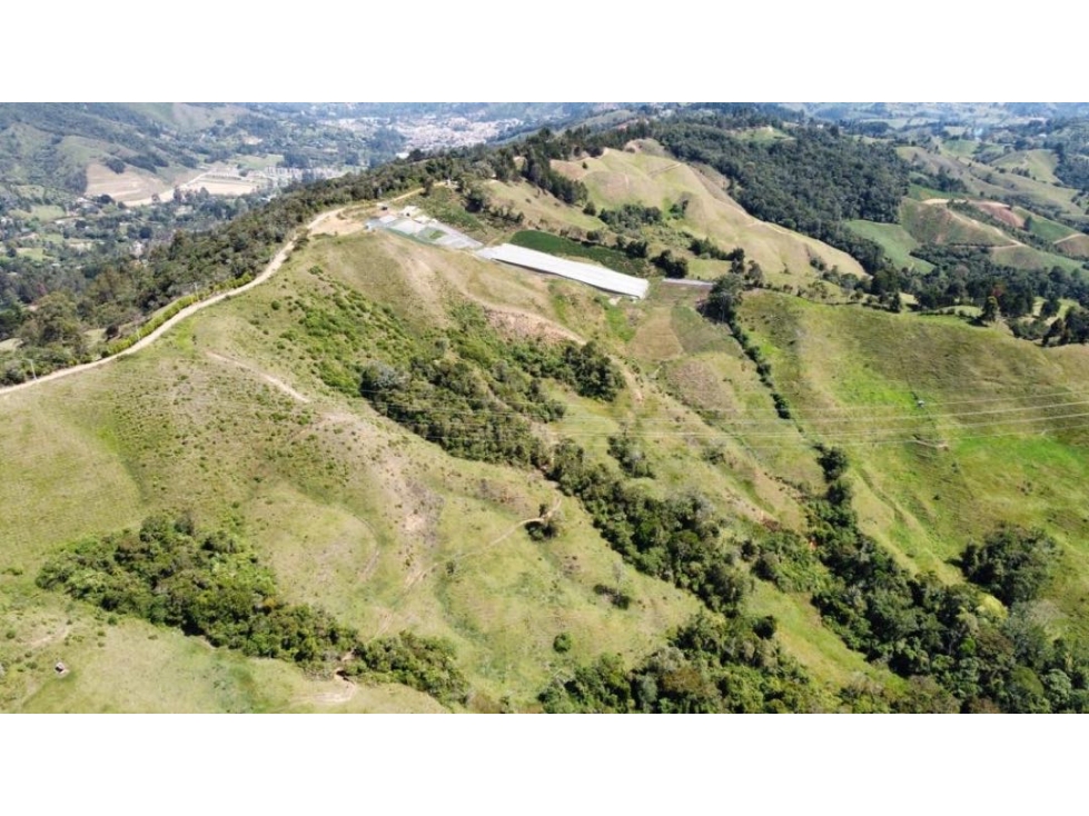 Lote a 5 km del pueblo del retiro sector la guija