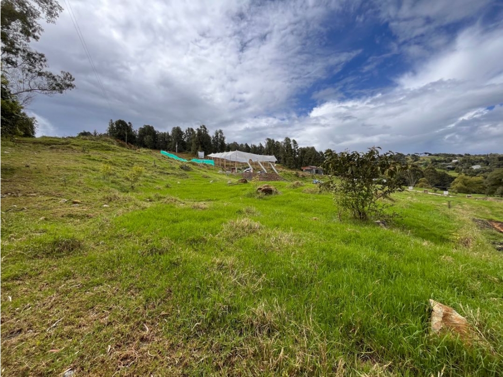 LOTE A LA VENTA EN ENVIGADO ALTO DE LAS PALMAS EN UNIDAD CERRADA 029