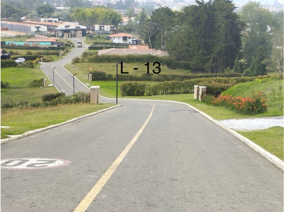 Lote campestre plano con alta proyección de valorización en la Ceja — foto 3