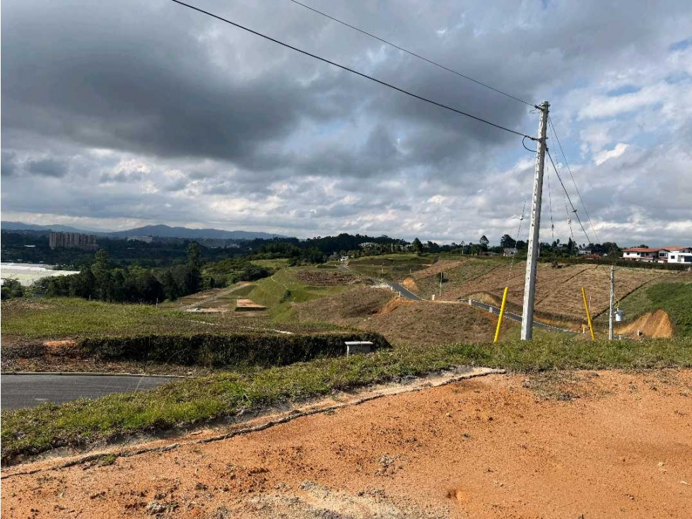 LOTE CAMPESTRE POR CLUB LA MACARENA, ENTRE MARINILLA,RIONEGRO Y CARMEN