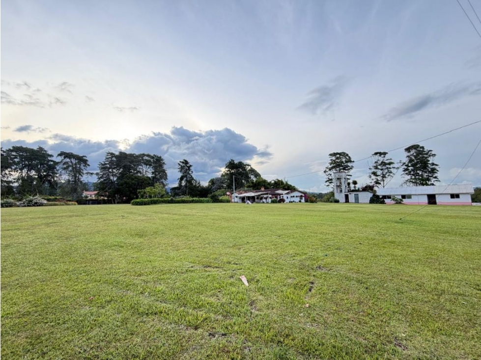 Lote Casa Comercial en el Corazon de Llanogrande — foto 2