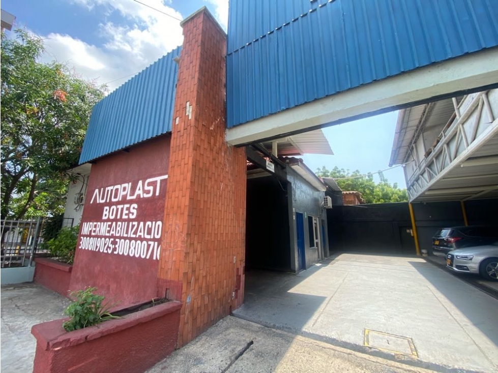 LOTE COMERCIAL CON SERVITECA EN VENTA Y/O ARRIENDO EN CORAZÓN BOSTON