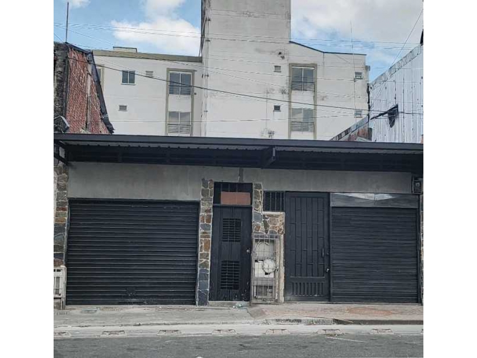 CASA Lote Comercial con vocación para desarrollo inmobiliario