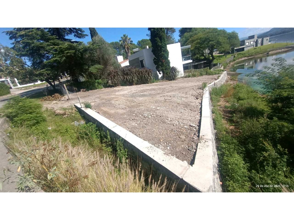 Lote con bajada al Lago - 3