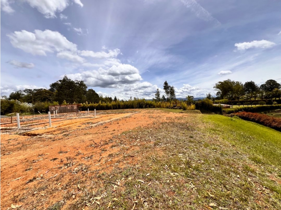 LOTE CON EXCELENTE VISTA Y PRINCIPIO DE CONSTRUCCIÓN EN VENTA~ QUIRAMA — foto 5
