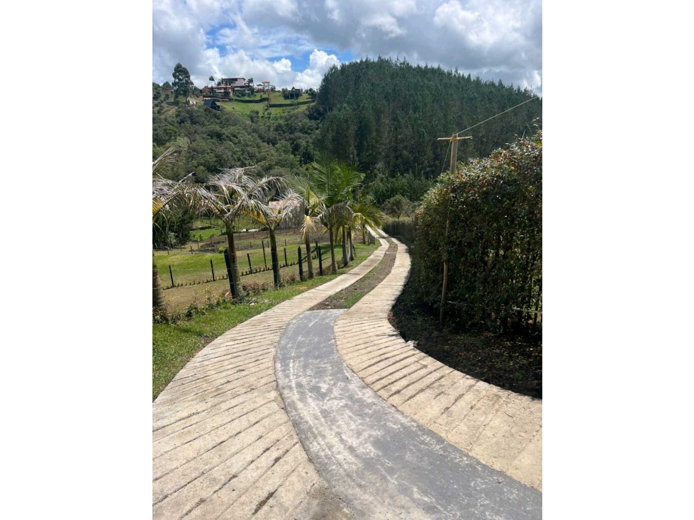 LOTE DE 500 M2 EN GUARNE PROINDIVISO a 6 MINUTOS DE LA AUTOPISTA