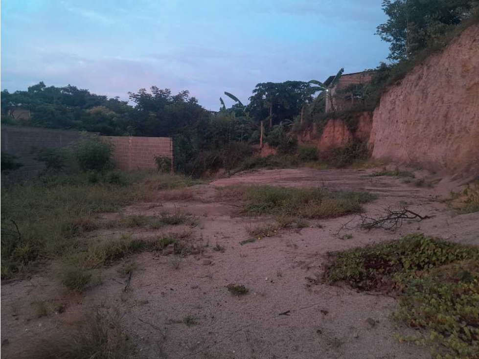 Lote de 600m2 tapiado, con alberca y poza séptica, 20 de octubre — foto 2