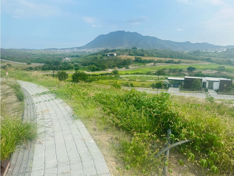 Lote pendiente negativa de venta Urb. Kapok. Montecristi Golf-Manabí. - 2