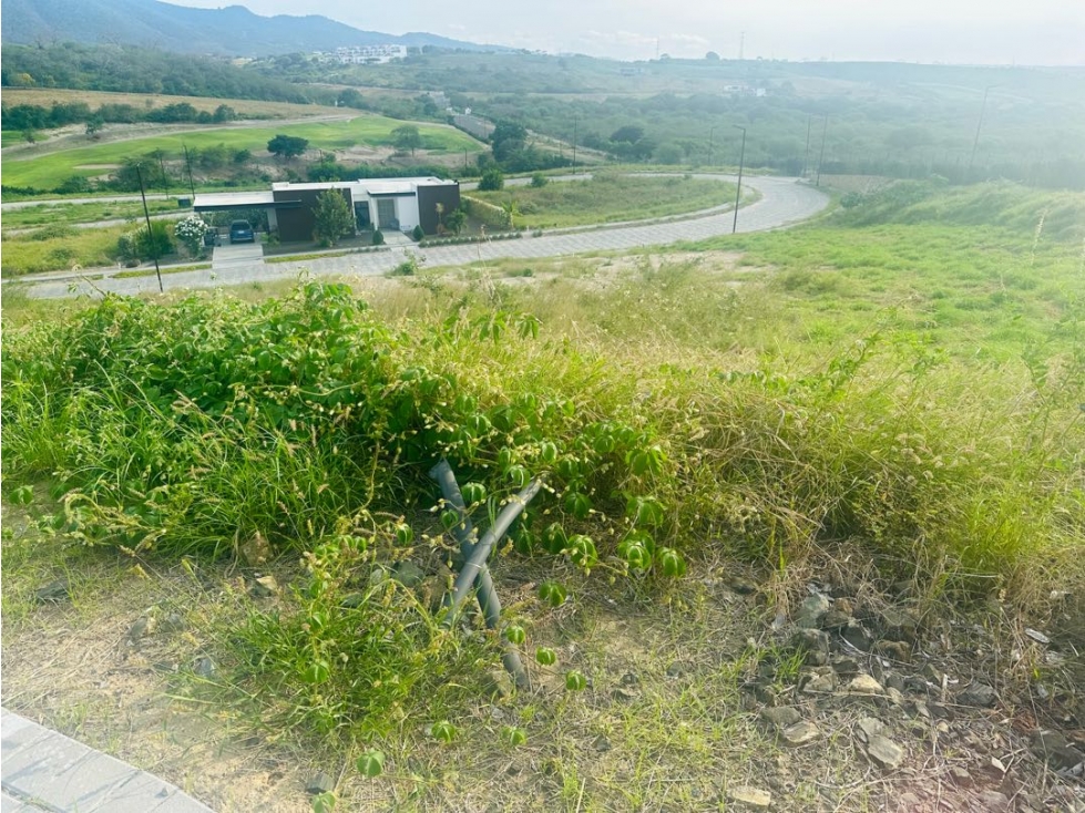 Lote pendiente negativa de venta Urb. Kapok. Montecristi Golf-Manabí. - 3