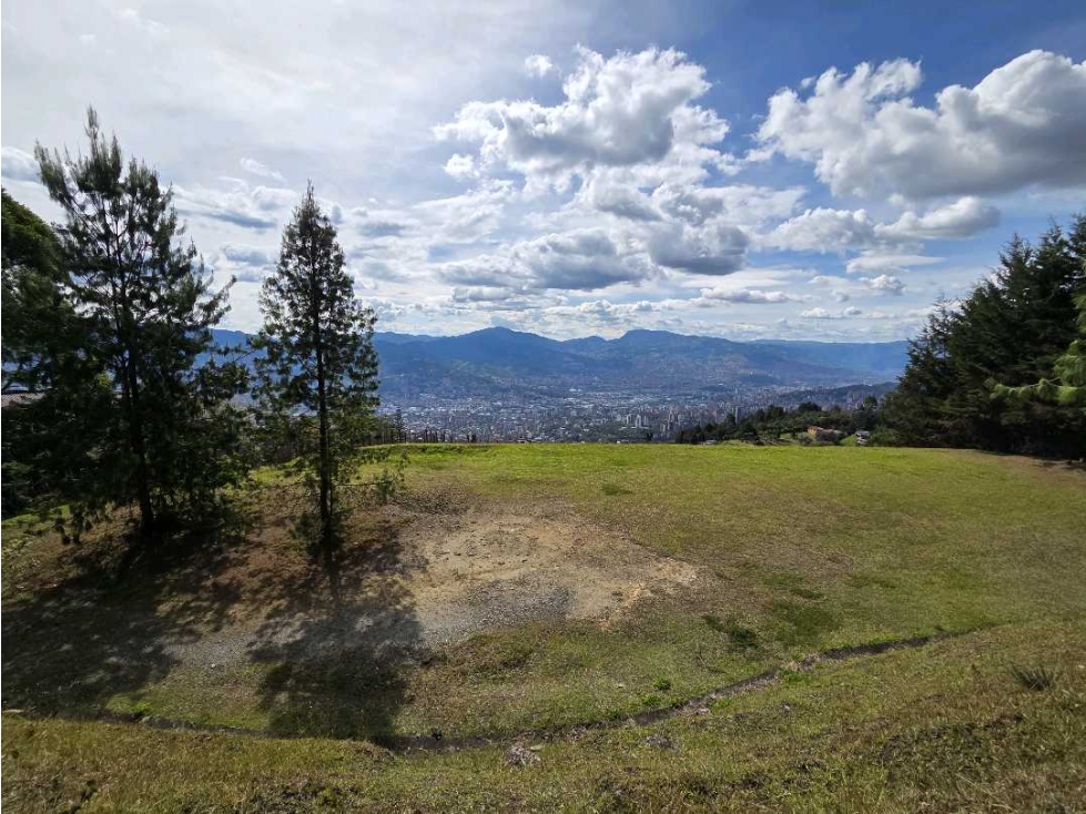 LOTE EN UNIDAD CERRADA EN EL ALTO DE LAS PALMAS — foto 3