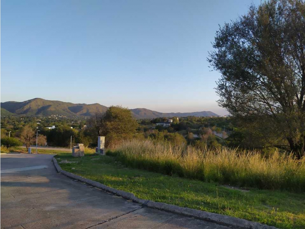 Lote con vista panorámica en Country "Altos de Carlos Paz". - 2