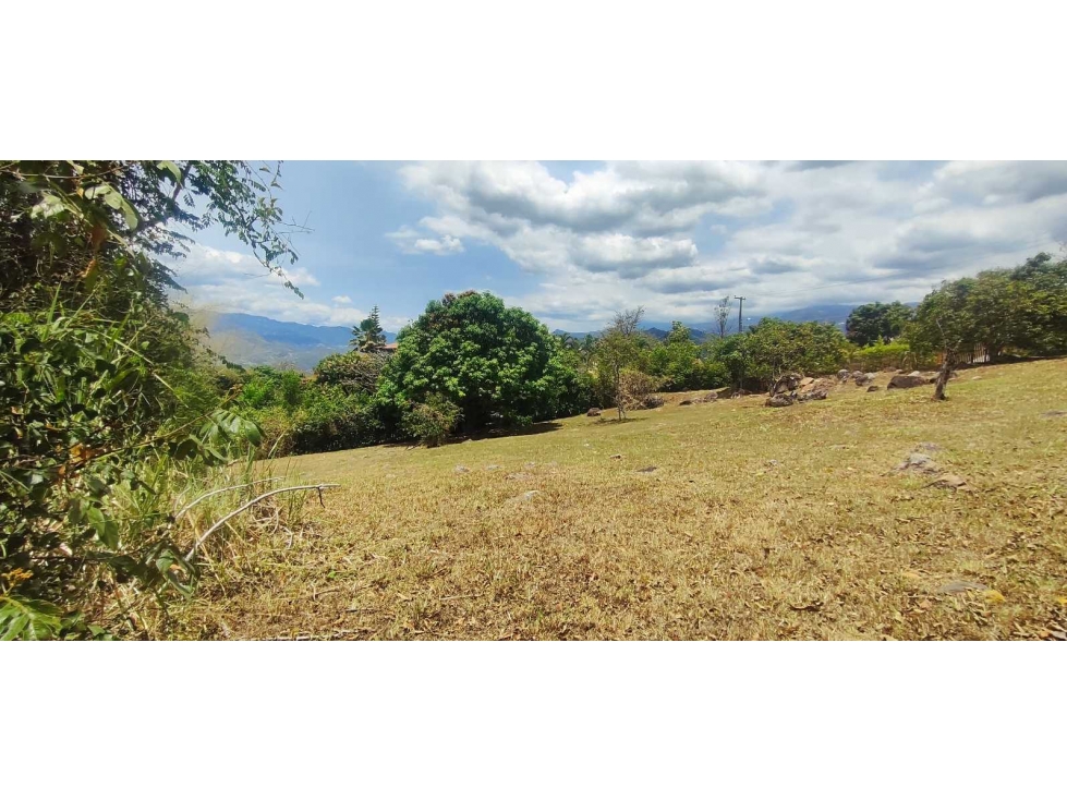Lote en condominio de 2380 M2 en 490 mill en La Mesa Cund con licencia - 3