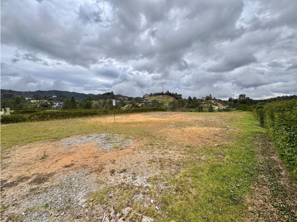 LOTE EN EXCLUSIVO CONDOMINIO DISPONIBLE PARA- VENTA EN PALMAS. — foto 3
