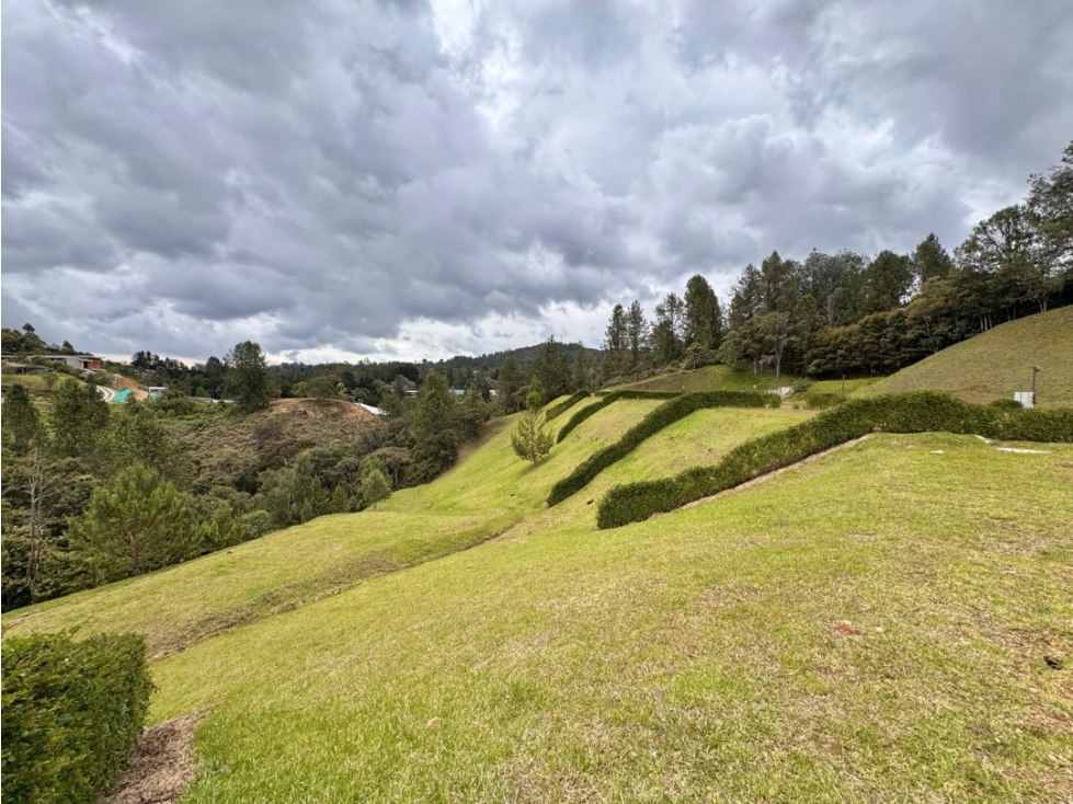 LOTE EN EXCLUSIVO CONDOMINIO DISPONIBLE PARA- VENTA EN PALMAS. — foto 5