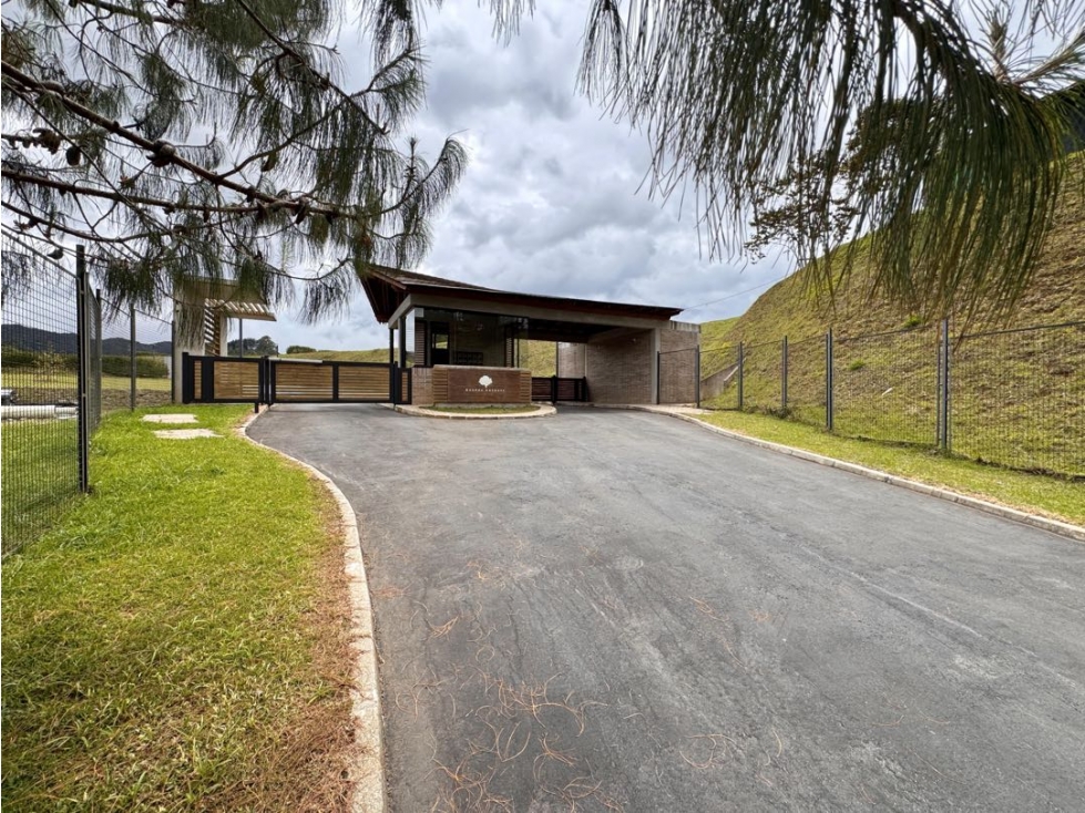 LOTE EN EXCLUSIVO CONDOMINIO DISPONIBLE PARA- VENTA EN PALMAS. — foto 6