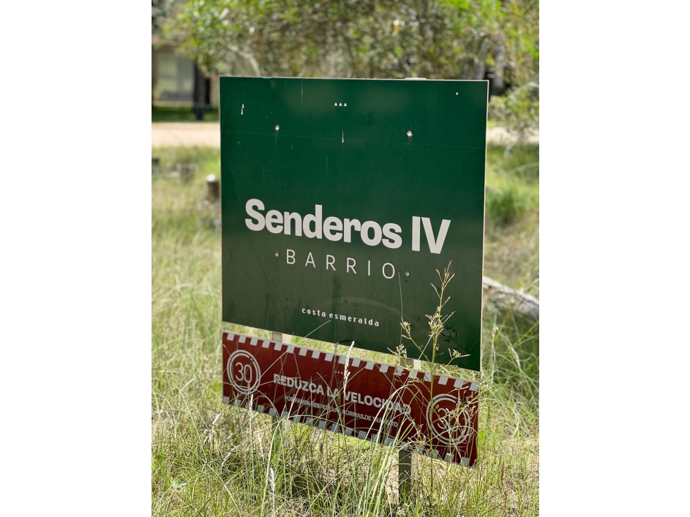 LOTE EN COSTA ESMERALDA SENDEROS IV - 4