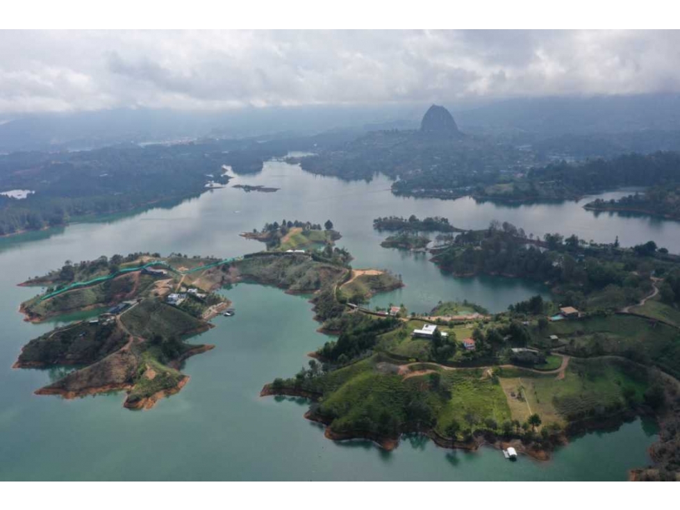Lote En El Peñol con Embalse Vereda El Morro - 1