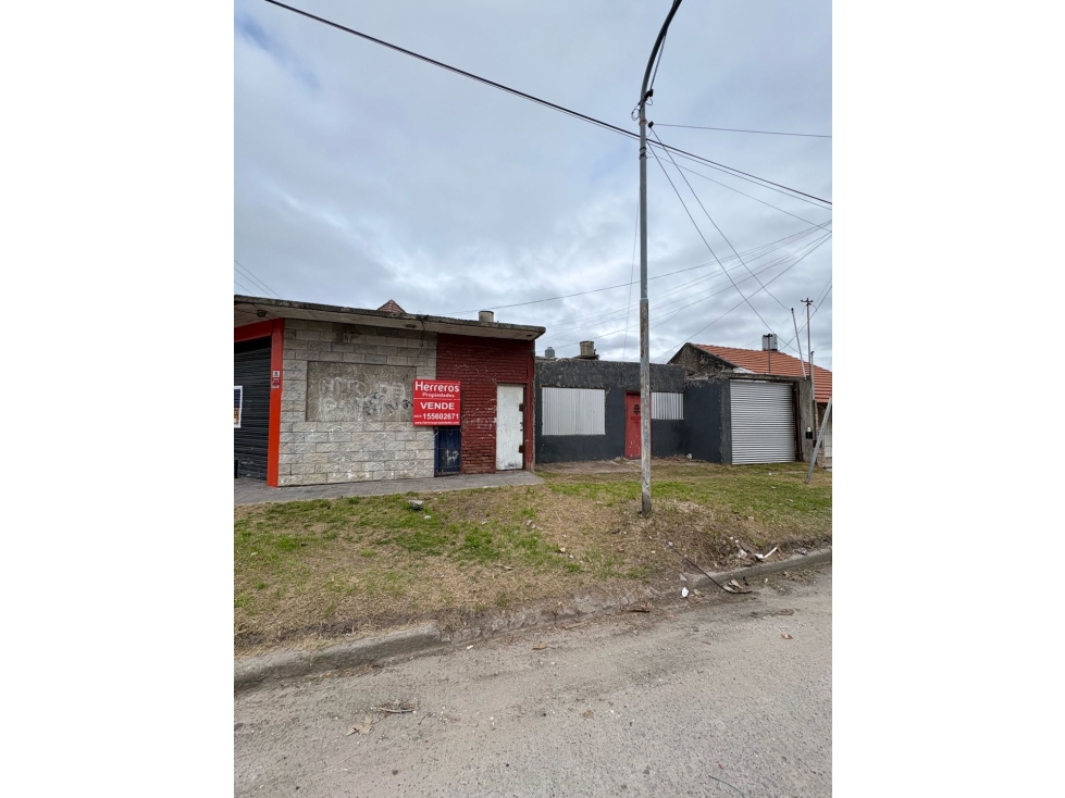 LOTE EN ESQUINA CON CONSTRUCCION--OPORTUNIDAD - 3