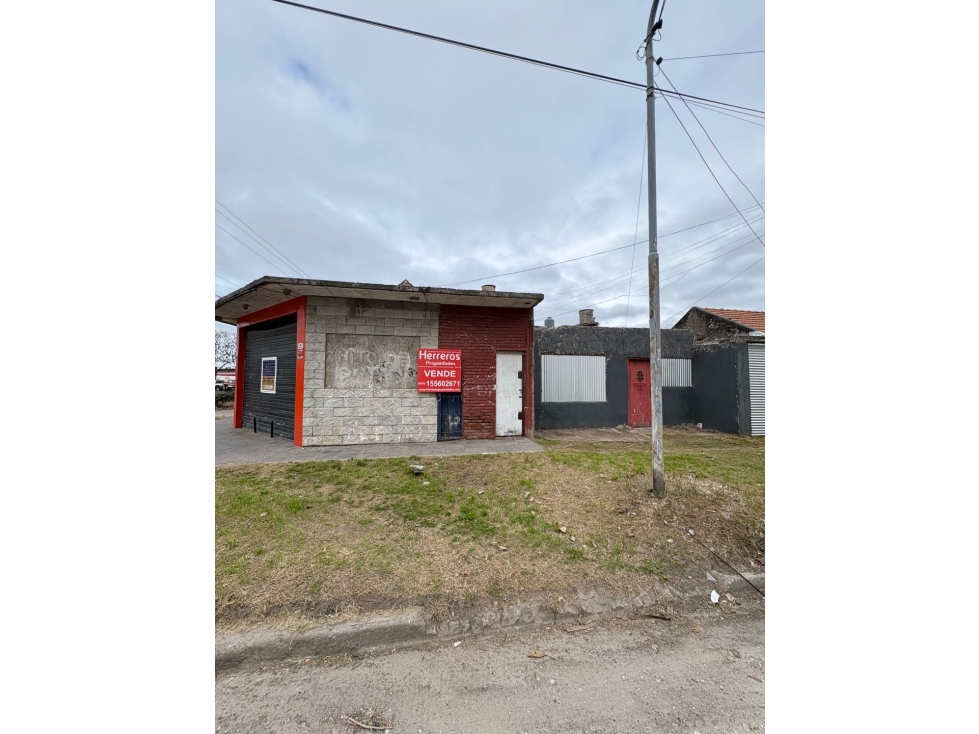 LOTE EN ESQUINA CON CONSTRUCCION--OPORTUNIDAD - 4