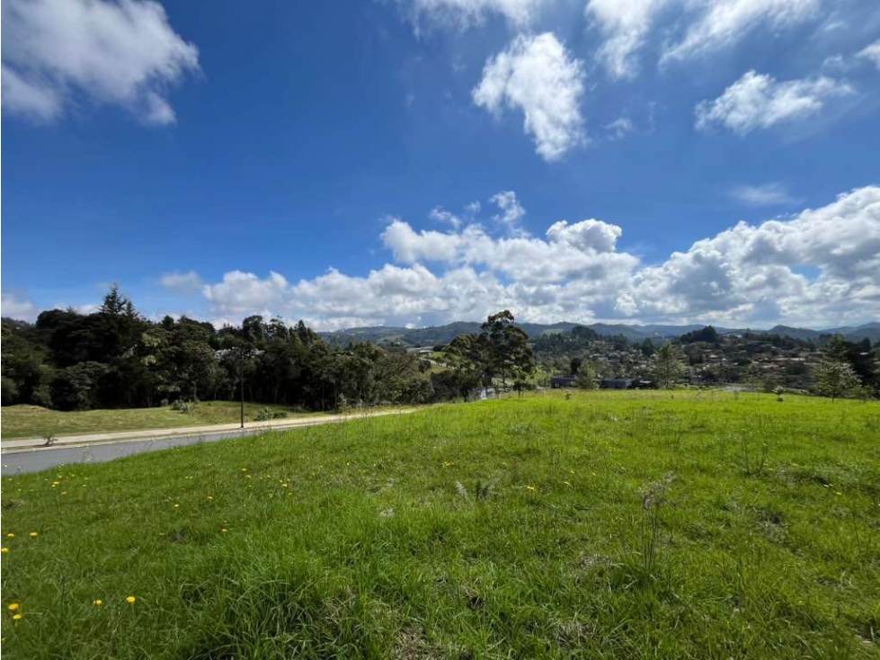 VENTA DE LOTE EN EXCLUSIVA PARCELACIÓN ESCOBERO — foto 4
