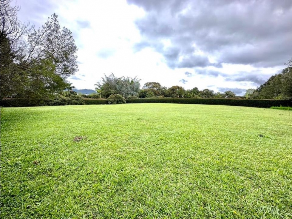 LOTE EN EXCLUSIVO SECTOR EN LLANOGRANDE
