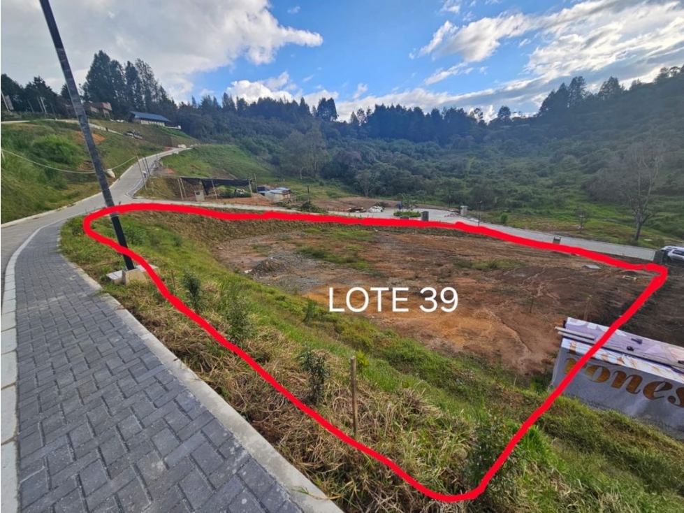 LOTE EN GUARNE. Cerca a Llanogrande y al aeropuerto José Ma. Córdova - 1