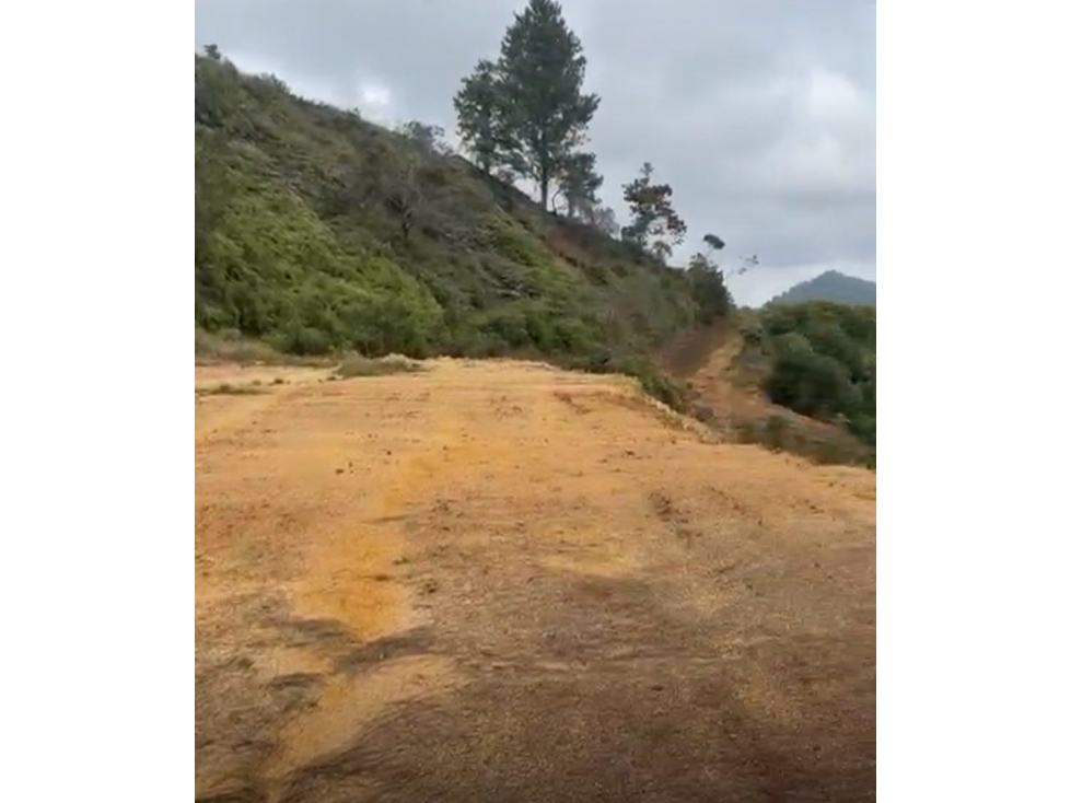 LOTE EN GUATAPE CON EXPLANACION A 7 KMS DE LA PIEDRA DEL PEÑOL — foto 2