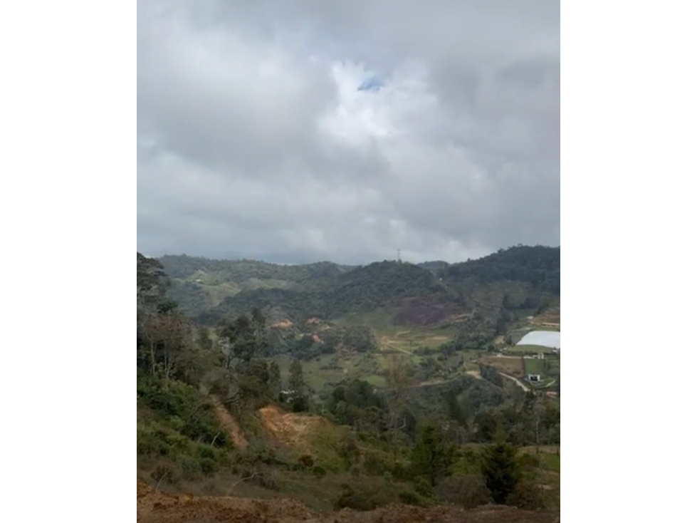 LOTE EN GUATAPE CON EXPLANACION A 7 KMS DE LA PIEDRA DEL PEÑOL — foto 3