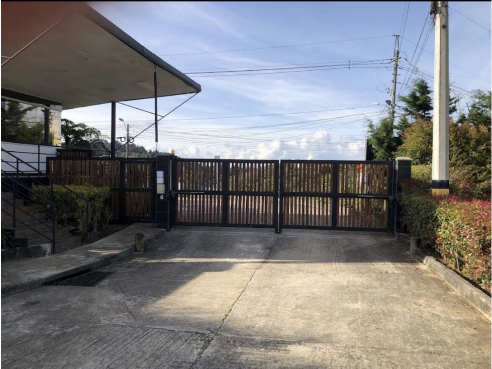 LOTE EN PARCELACIÓN. ALTO DEL ESCOBERO