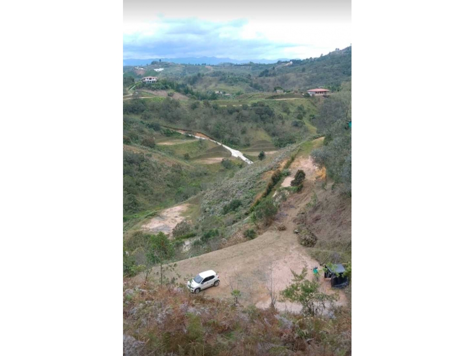 Lote en San Vicente. Parcelación abierta. Vista Panorámica. — foto 2